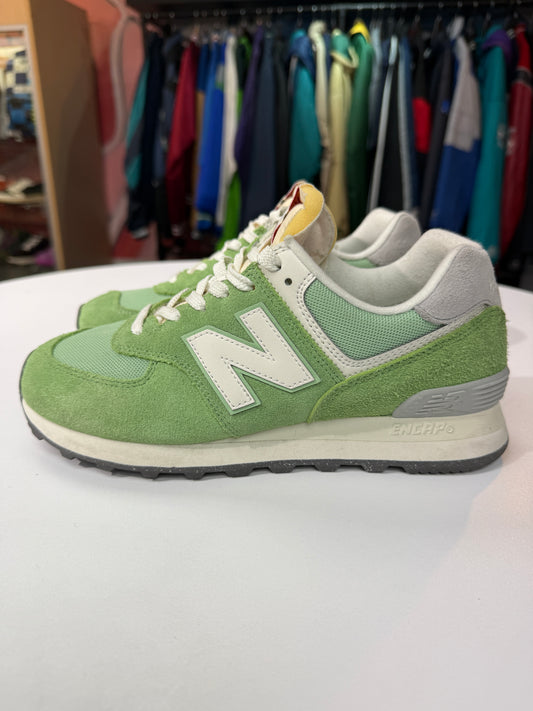 Preowned Chive New Balance 574