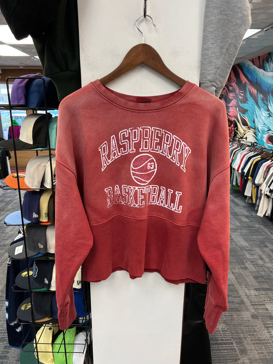 GV Raspberry Hills Bball Crewneck Washed Red