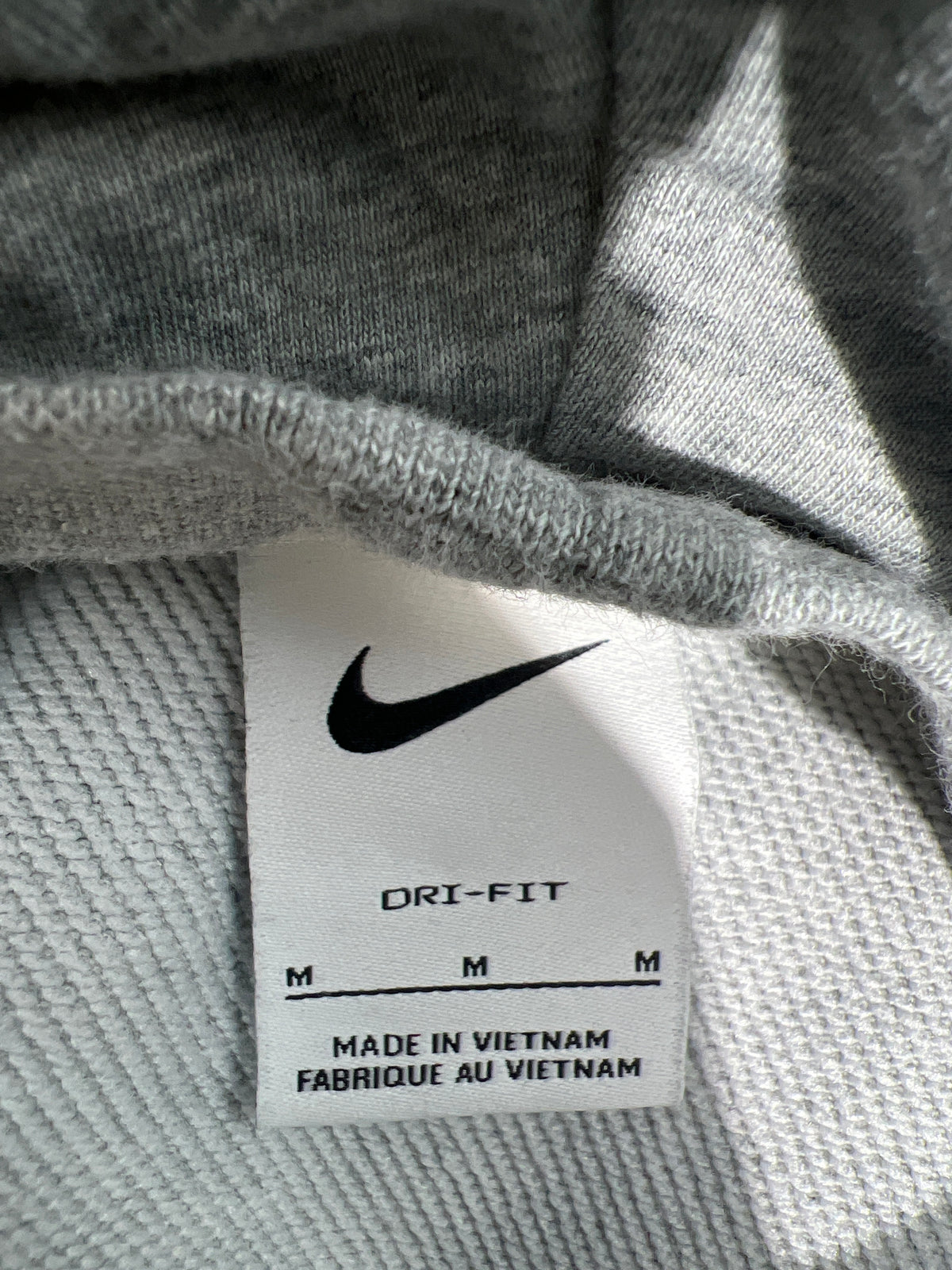 Nike Standard Issue Pullover Hoodie