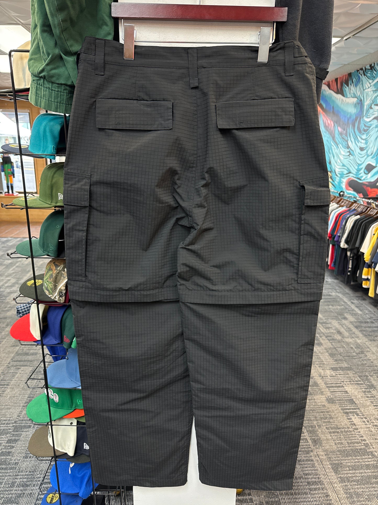 New GV Raspberry Hills Asphalt Cargo Pants