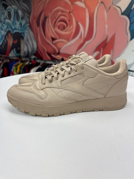 Preowned Maison Margiela Reebok Tabi Sneakers