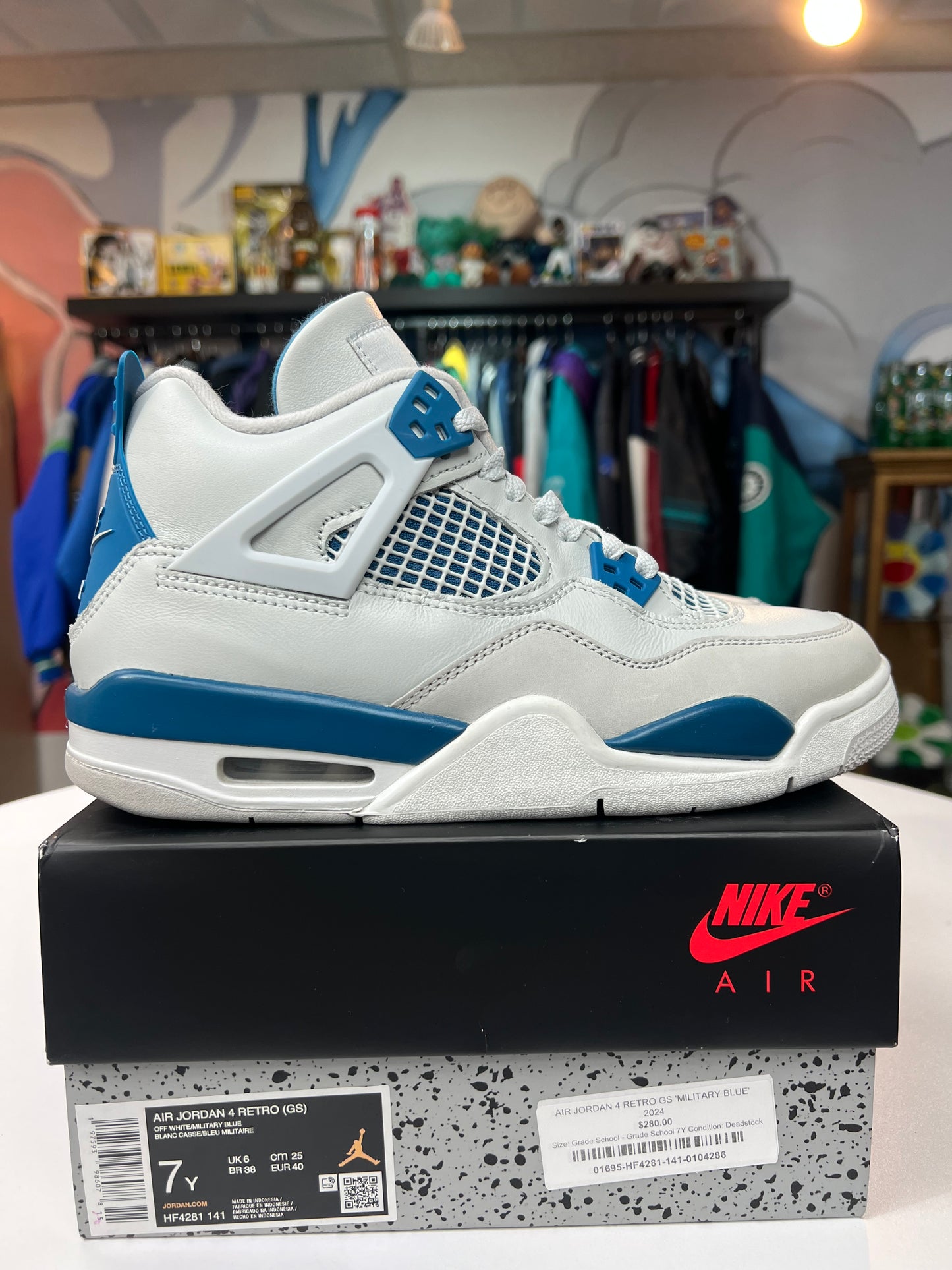 Preowned Jordan 4 Retro Military Blue
