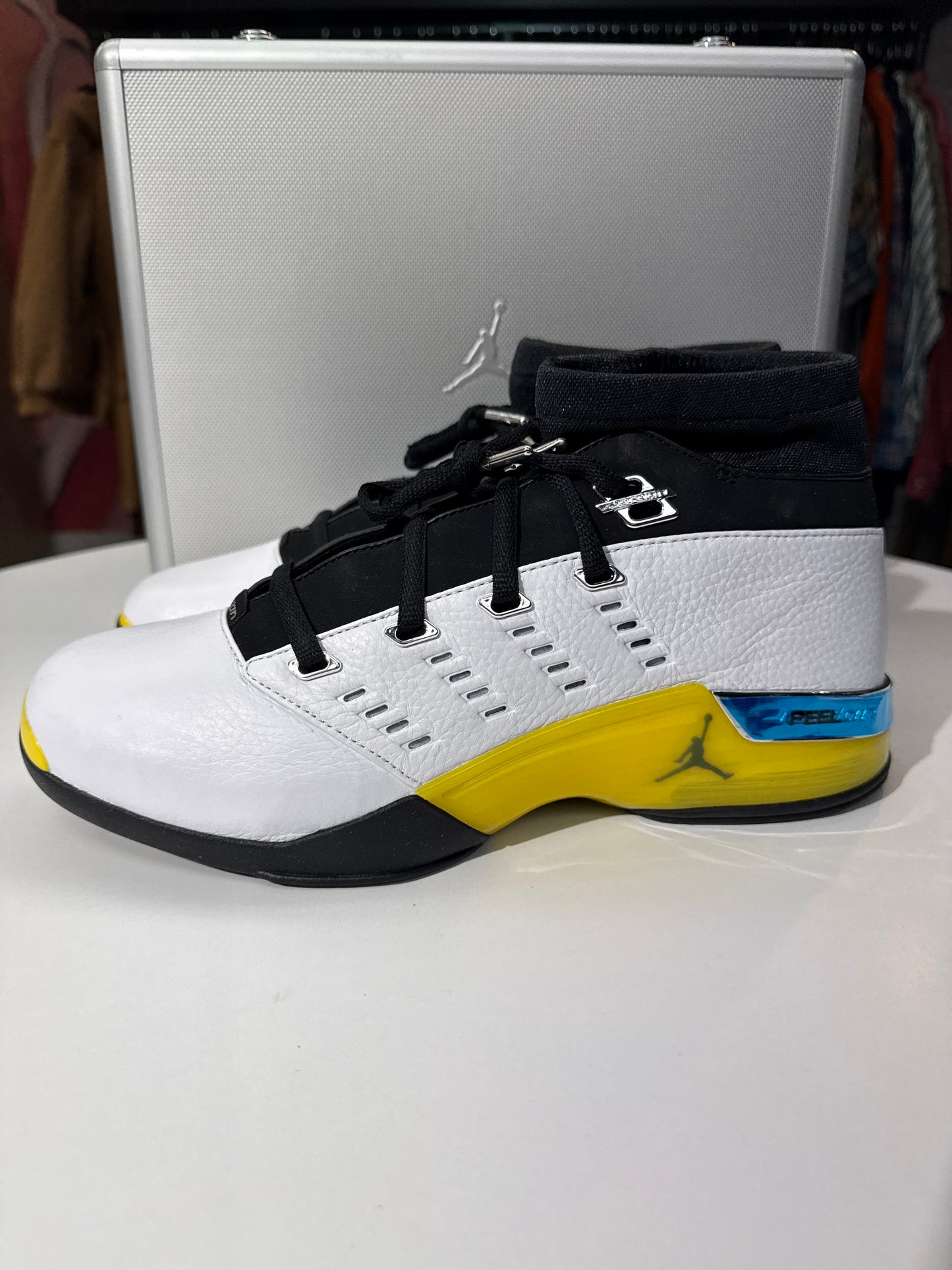 Preowned Jordan 17 Low All-Star Lightning (2024)
