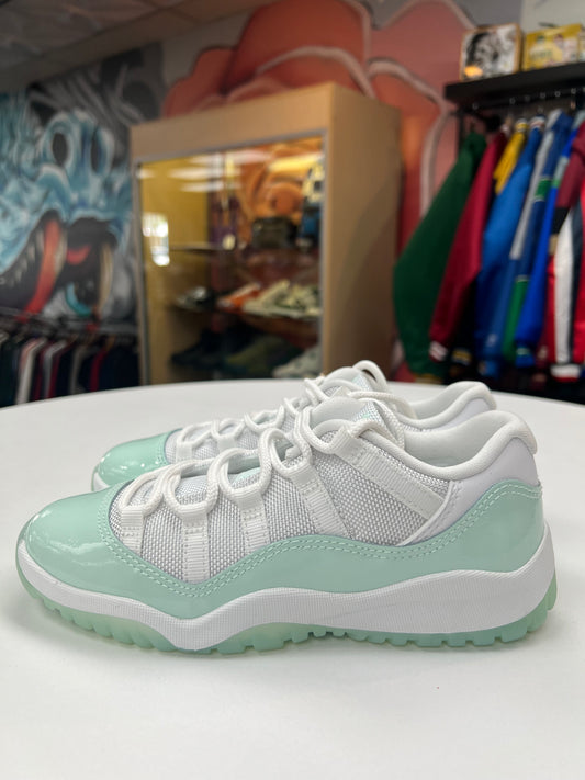 New Jordan 11 Low Igloo
