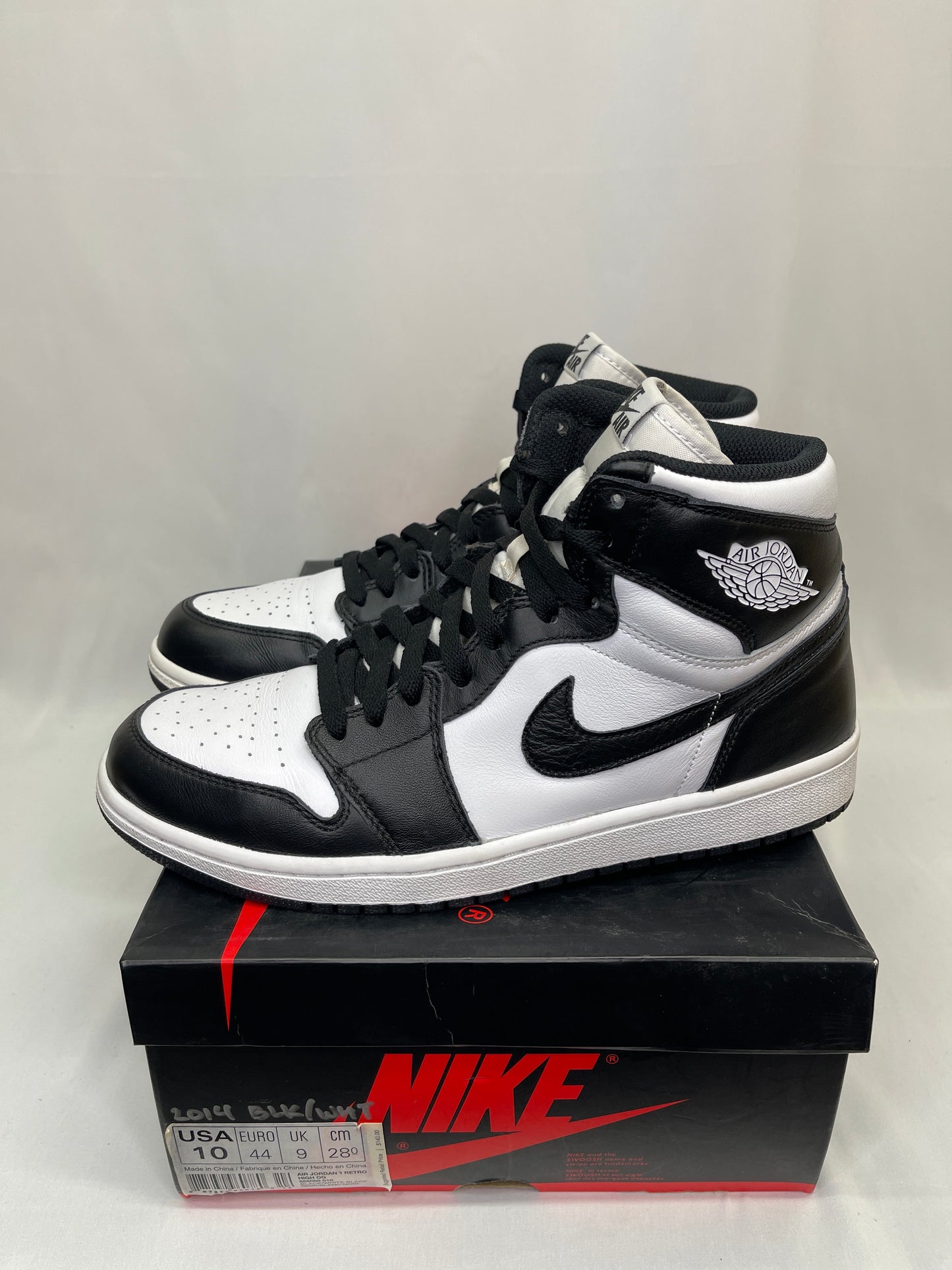 Preowned Jordan 1 Black/White