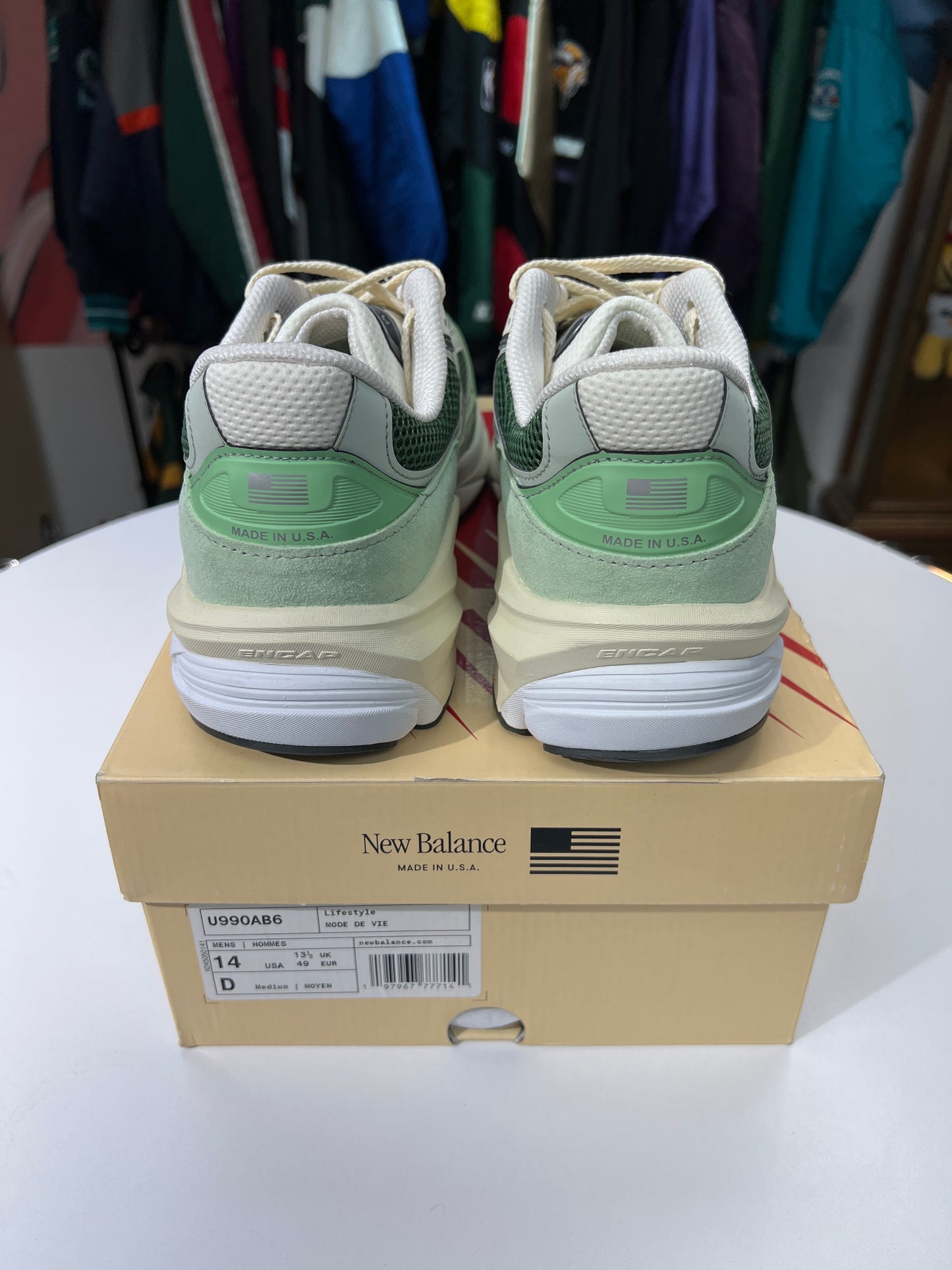New New Balance 990 V6 Avocado/Natural Mint