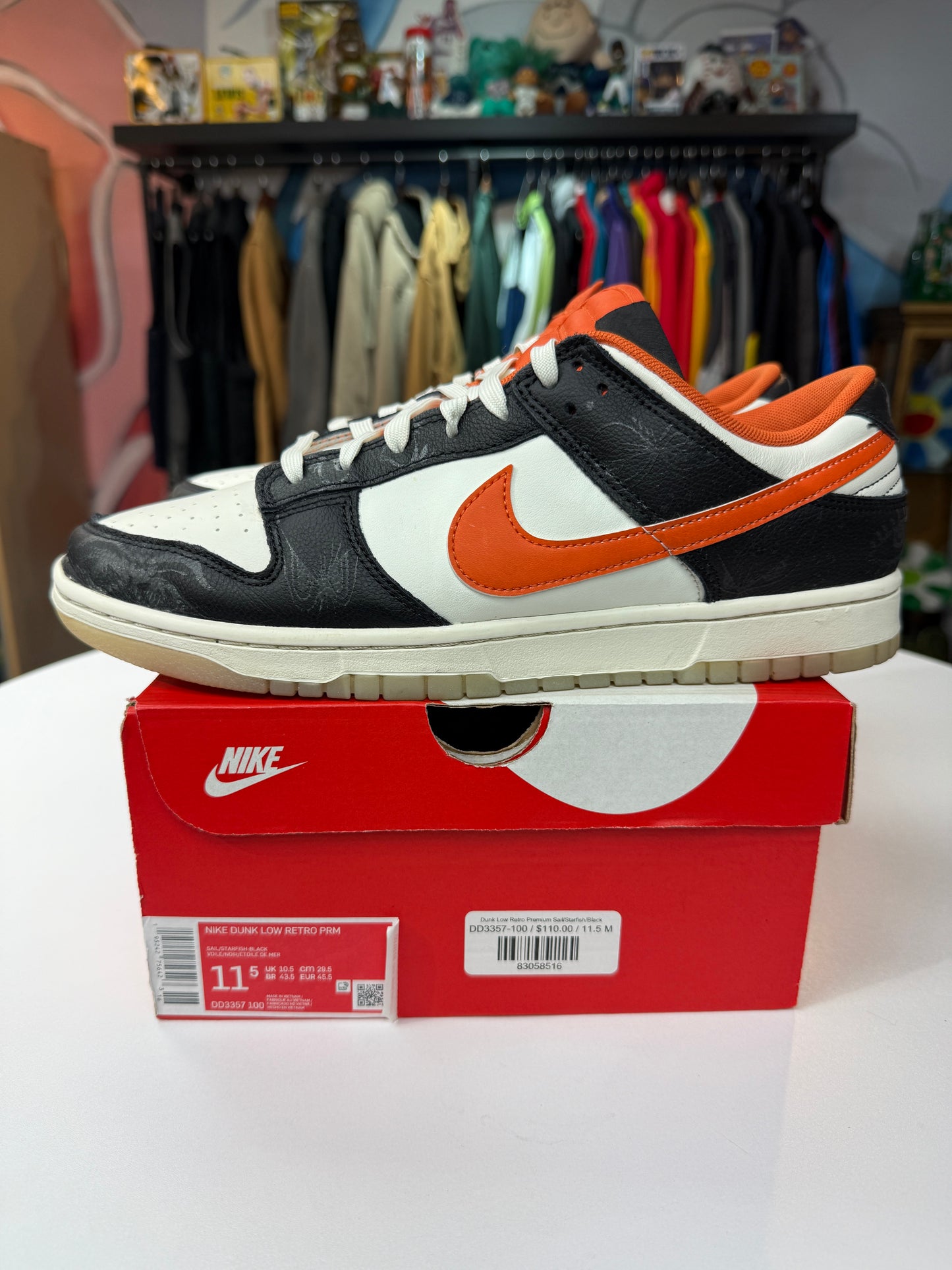 Preowned Halloween Dunk Low