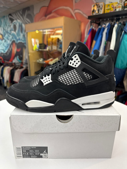 Preowned Jordan 4 White Thunder