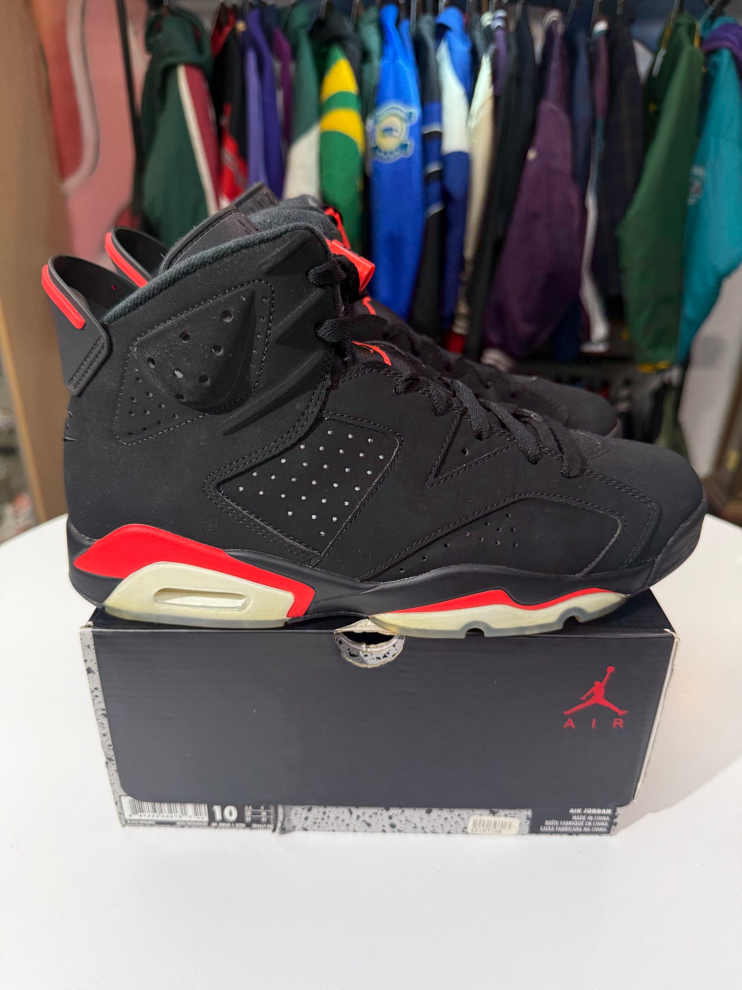 Preowned Infrared Jordan 6 (2019)