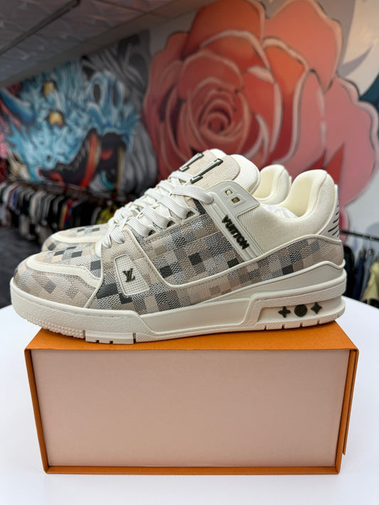 Preowned LV Damoflage Trainer