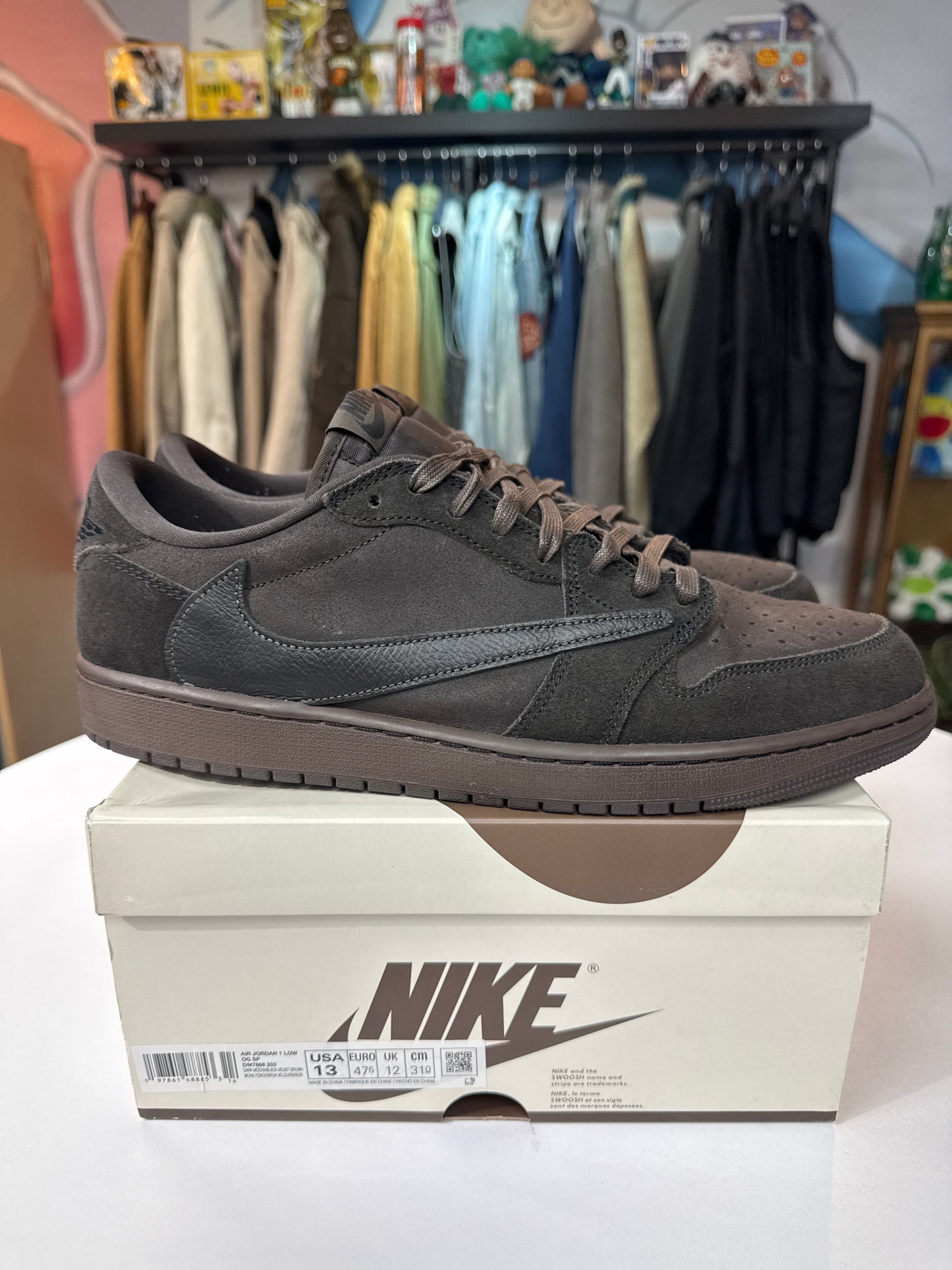 Preowned Travis Scott Jordan 1 Low Velvet Brown