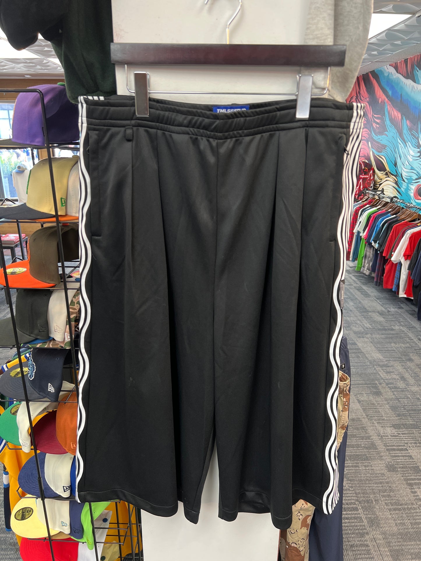 Tmlssfrvr B&W Spinners Shorts