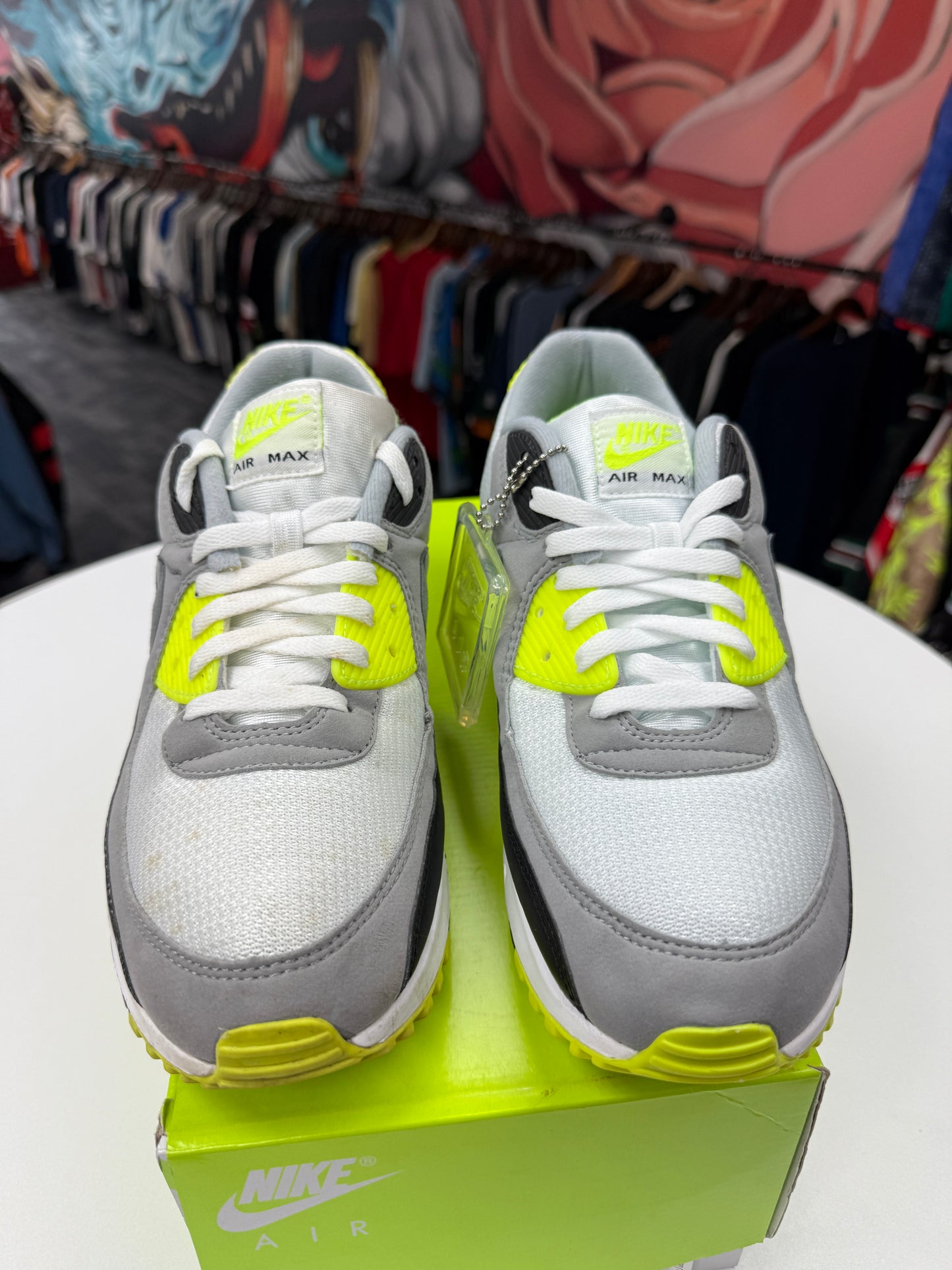 Preowned Air Max 90 Volt 2020