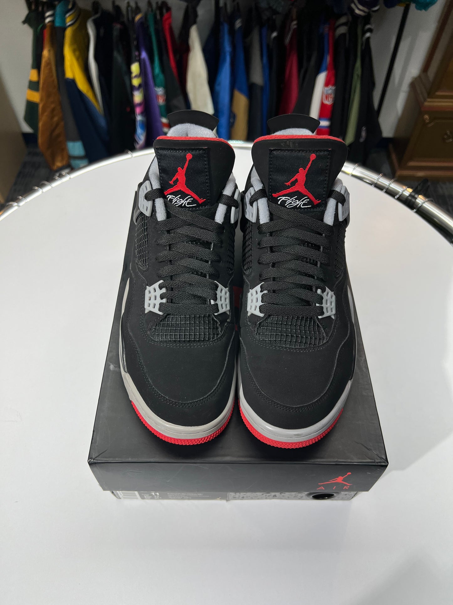 Preowned Jordan 4 Retro Bred