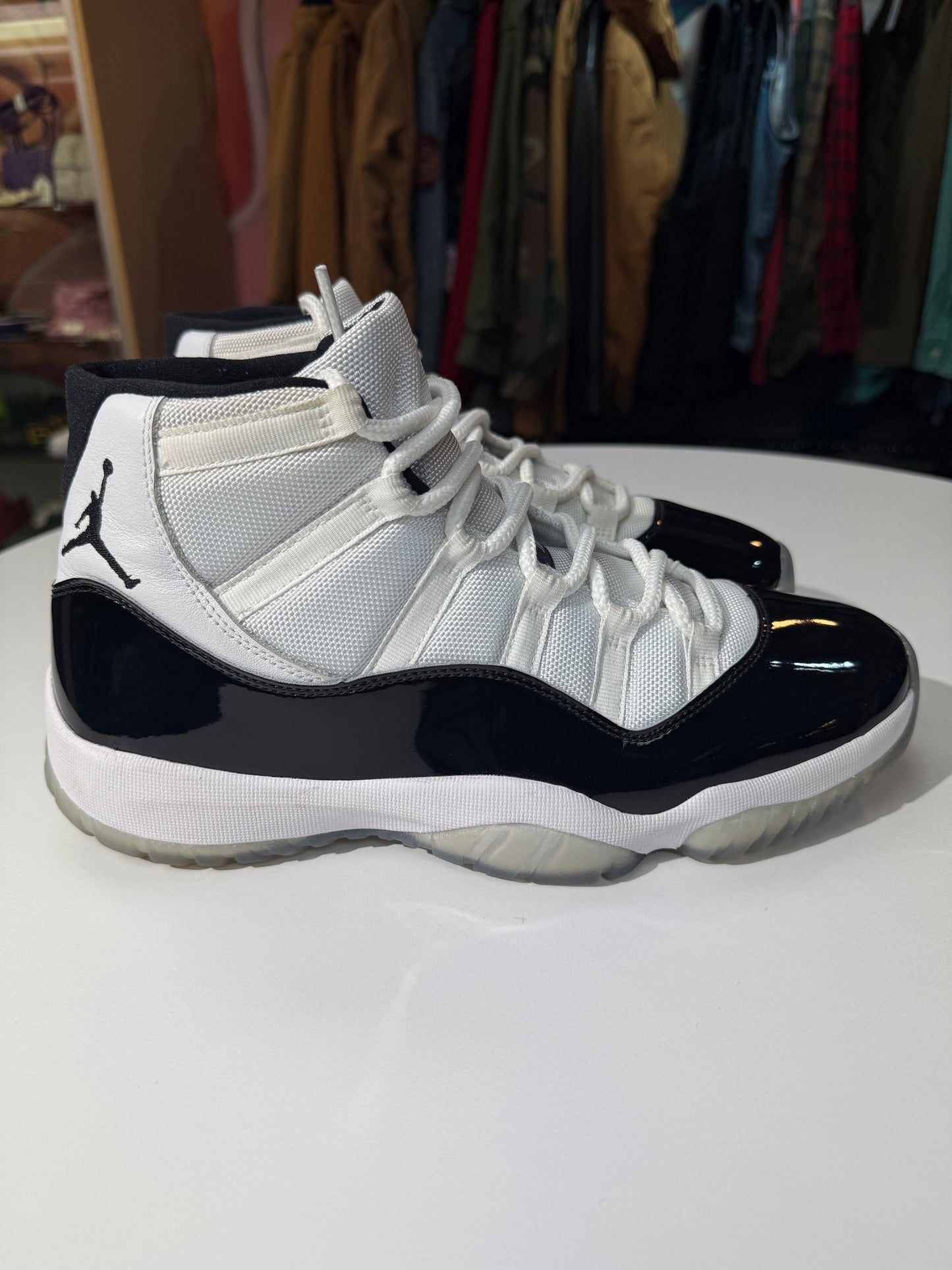 Preowned Jordan 11 Retro Concord
