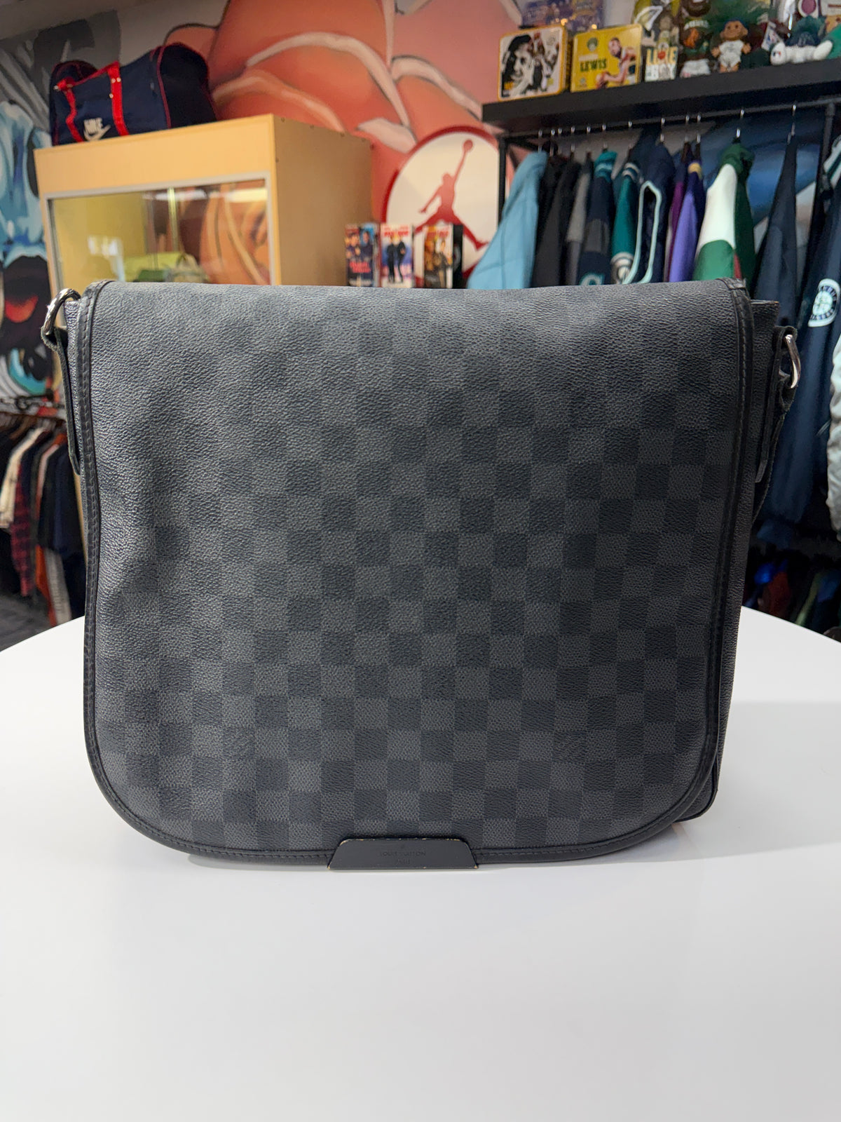 LV Damier Graphite Daniel Messenger Bag