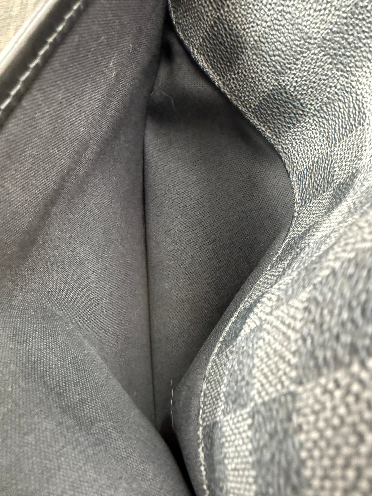 LV Damier Graphite Daniel Messenger Bag