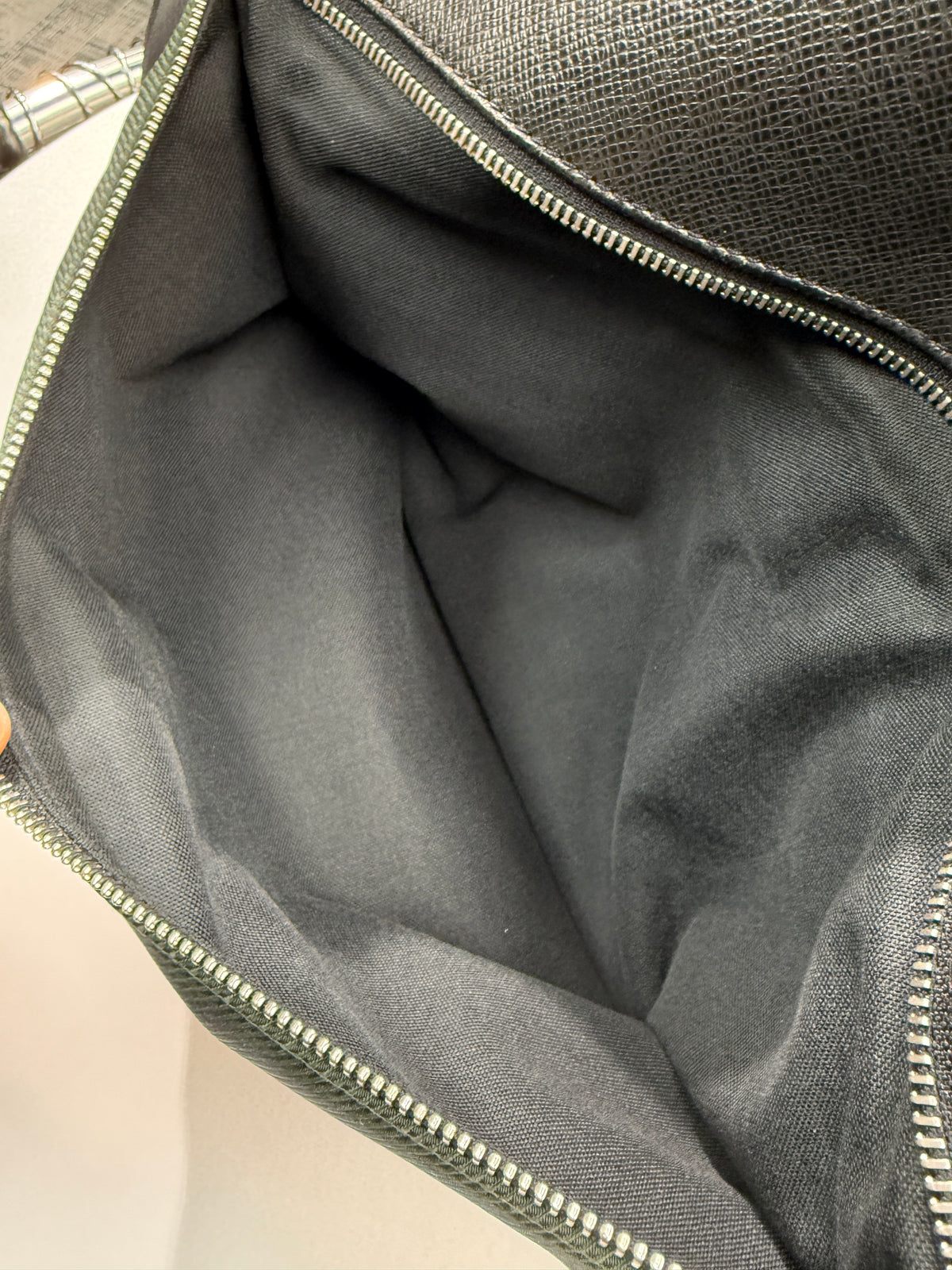 LV Taiga Dersou Messenger Bag