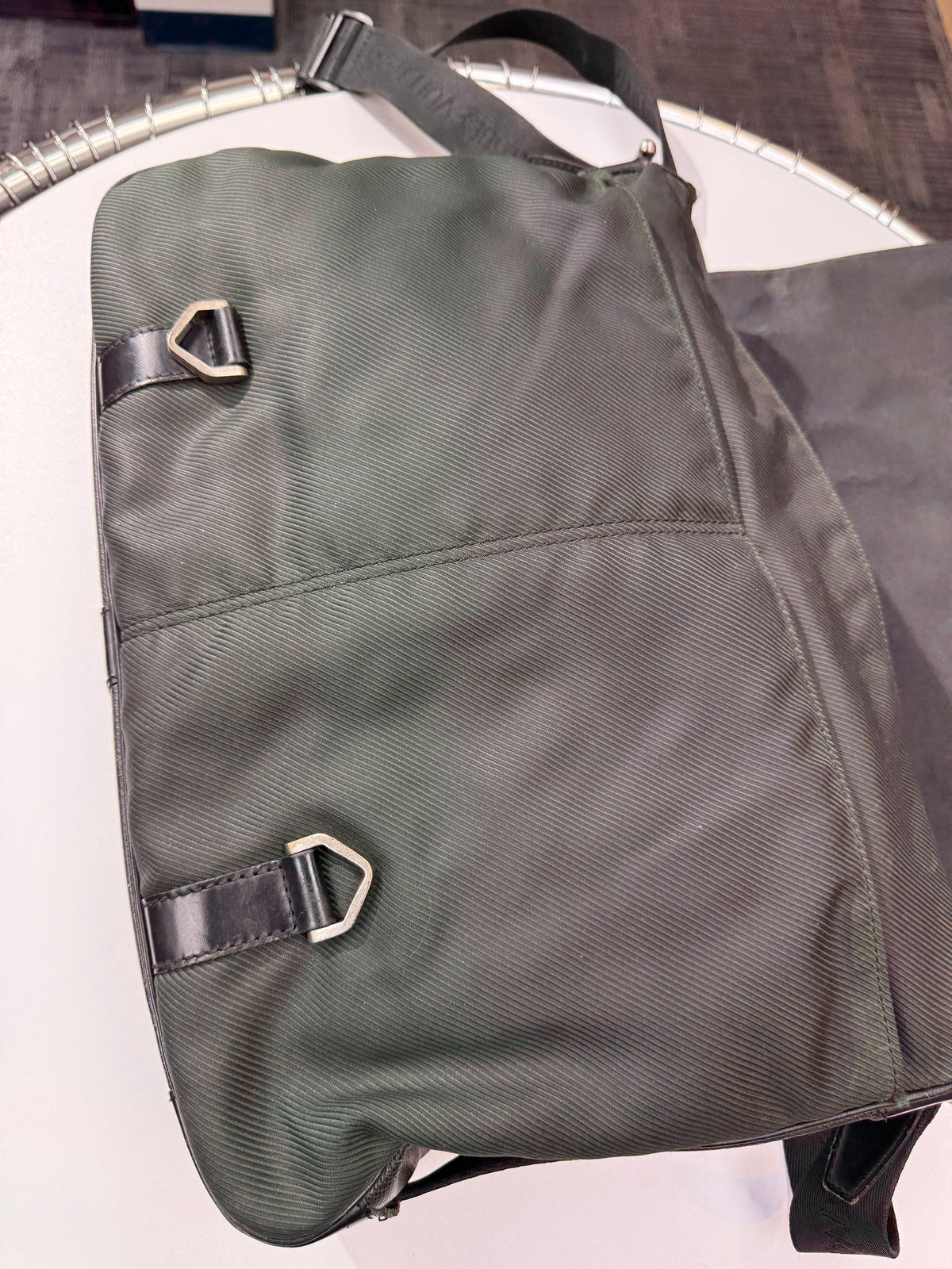 LV Taiga Dersou Messenger Bag