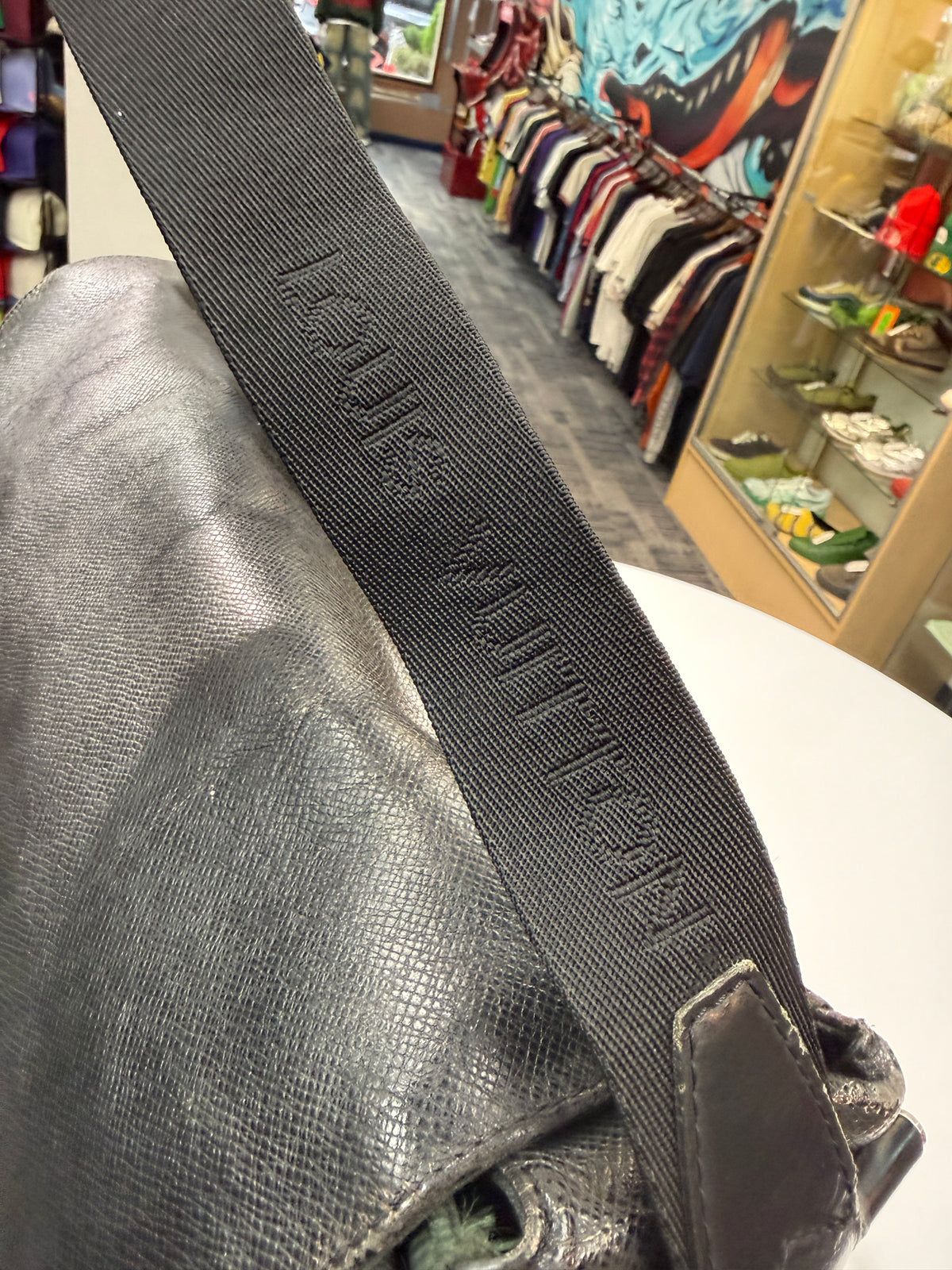 LV Taiga Dersou Messenger Bag