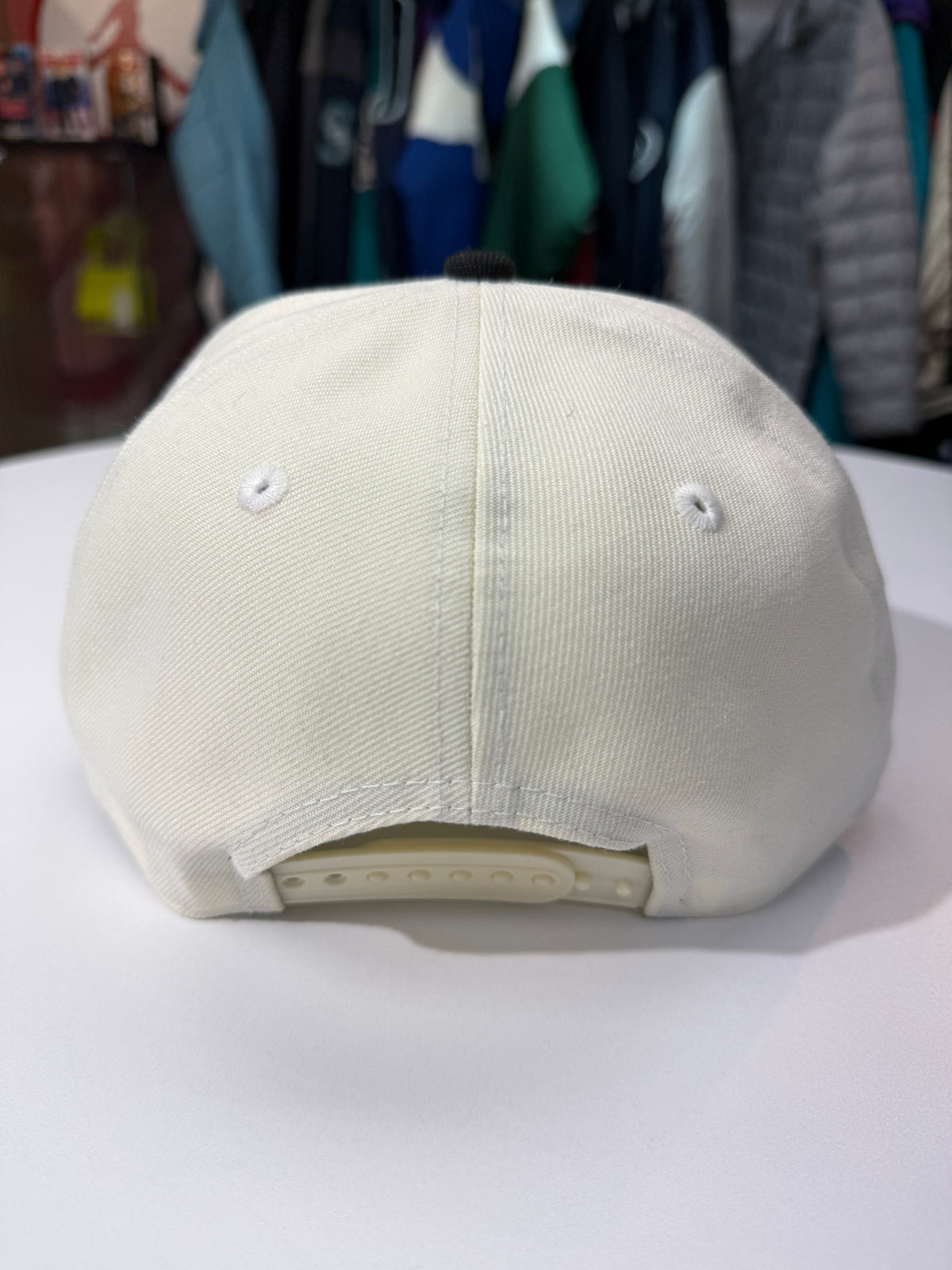 Pittsburgh Pirates White Snap
